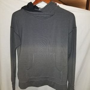 Calia by Carry Underwood Size Small Hoodie